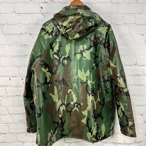 Vintage men’s chore camoflauge jacket coat rain insulated outdoor size large - Picture 3 of 6
